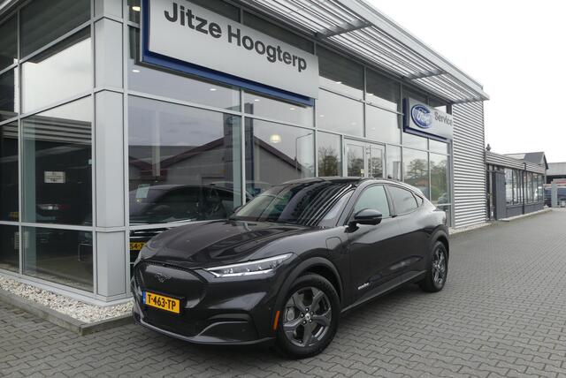 Ford MUSTANG Mach-E Extended Premium RWD 98 kWh TREKHAAK AFNEEMBAAR (1.000KG), PANO, 360° CAMERA, MEMORY, WINTER PACK, ADAPT. CRUISE, CLIMA, NAVI, PDC V&A, APPLE CARPLAY/ANDROID AUTO, BLIS, KEYLESS, B&O, ELEKT. ACHTERKLEP, ELEKT. PASSAGIERSSTOEL, 38.851KM