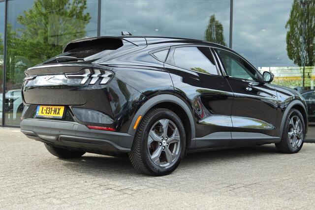 Ford MUSTANG MACH-E RWD 75KWH SOH 95% | CARPLAY | CAMERA | WINTERPACK | LEDER | DODEHOEK