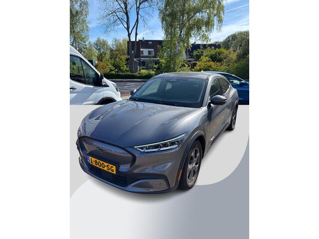 Ford MUSTANG Mach-E Extended RWD 98 kWh | 286pk | Trekhaak | Achteruitrijcamera | Navigatie | Winterpack |