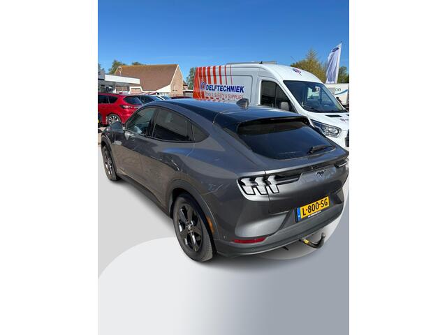Ford MUSTANG Mach-E Extended RWD 98 kWh | 286pk | Trekhaak | Achteruitrijcamera | Navigatie | Winterpack |