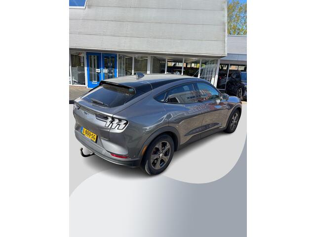 Ford MUSTANG Mach-E Extended RWD 98 kWh | 286pk | Trekhaak | Achteruitrijcamera | Navigatie | Winterpack |