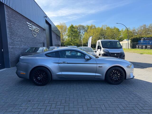 Ford MUSTANG Fastback 5.0 V8 GT | 1E EIGENAAR | 12MND GARANTIE | AUTOMAAT | LED | DAB | ACC | CARPLAY | CLIMA |