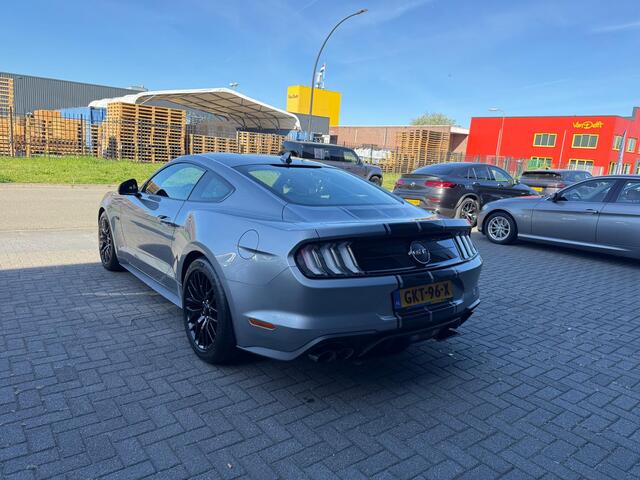 Ford MUSTANG Fastback 5.0 V8 GT | 1E EIGENAAR | 12MND GARANTIE | AUTOMAAT | LED | DAB | ACC | CARPLAY | CLIMA |