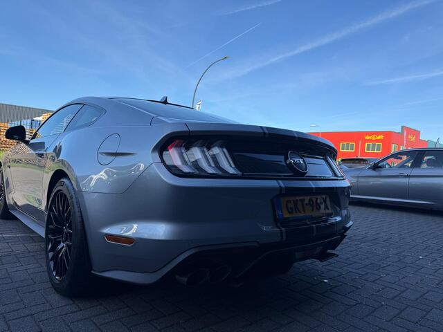 Ford MUSTANG Fastback 5.0 V8 GT | 1E EIGENAAR | 12MND GARANTIE | AUTOMAAT | LED | DAB | ACC | CARPLAY | CLIMA |