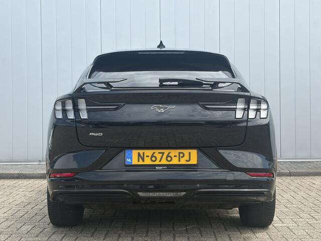 Ford MUSTANG Mach-E Extended AWD 98 kWh Trekhaak Pano NL Auto Leer 360cam Let op het gaat hier om een consignatie auto, graag van te voren bellen voor een proefrit