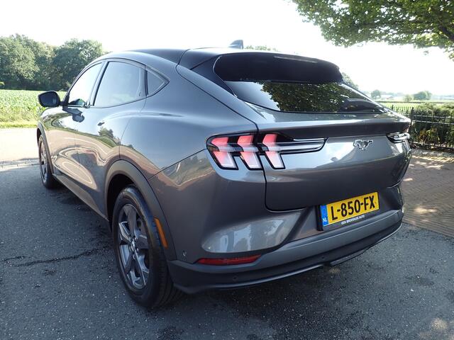 Ford MUSTANG Mach-E RWD 75 kWh / SOH 92% / CARPLAY / 360°CAMERA / STOEL-STUURVERWARMING