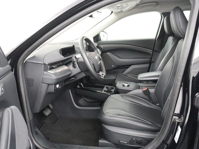 Ford MUSTANG Mach-E Extended RWD 98 kWh SOH 92,5% | Bang & Olufsen | Pano | 360 Camera | Navigatie | Stoel & Stuurverwarming | Carplay | Navigatie | Adaptive cruise control | Keyless | DAB radio | Climate control