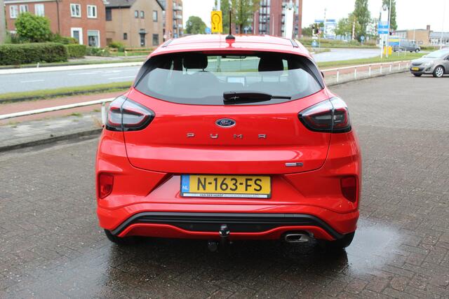 Ford PUMA 1.0-125pk EcoBoost Mild-Hybrid ST-Line. Slechts 17.500km ! Volautm. airco, navigatie, telefoonvoorb., digitaal dashboard, cruise control, LM wielen, parkeersensoren, stoel-, stuur- en voorraamverwarming, trekhaak etc.