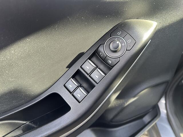 Ford PUMA 1.0 EcoBoost Hybrid Titanium X | Navi | PDC | Clima