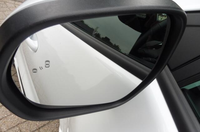 Ford PUMA 125pk EcoBoost Hybrid ST-Line X Panoramadak Trekhaak Navi Camera voor en achter enz. dikke dure auto