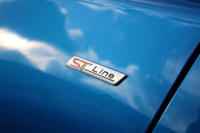 Ford PUMA 1.0 EcoBoost Hybrid ST-Line X 155 PK Automaat TREKHAAK AFNEEMBAAR | PANORAMADAK | WINTER PACK | B&O