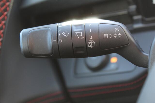 Ford PUMA 1.0 EcoBoost Hybrid ST-Line , 125PK , Hoge Zit Navigatie , Climate control , Adap. Cruise control , 360graden camera Stoel,Stuur en Voorruitverwarming , Blind Spot