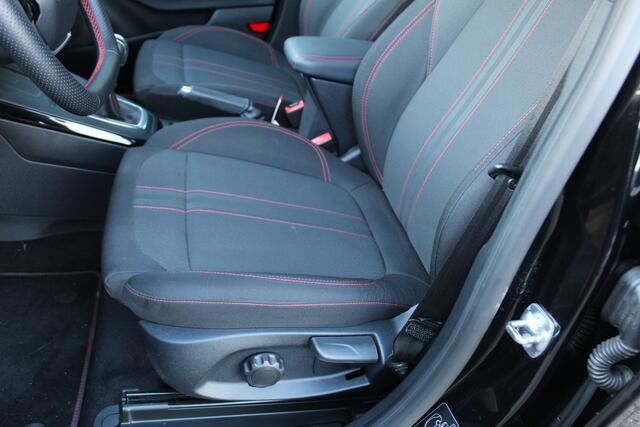 Ford PUMA 1.0-125pk EcoBoost Mild-Hybrid ST-Line. Mooie luxe hoogzitter ! Slechts 9.950km ! Autm. airco, adapt. cruise control, stoel-, stuur- en voorraamverw., navigatie, telefoonvoorb., LM wielen, elektr. achterklep, LED verl., camera, pdc v+a etc.