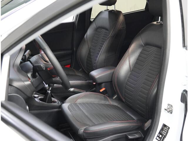 Ford PUMA 125PK Hybrid ST-Line X | AppleCarplay/AndroidAuto | Armsteun | B&O | Winterpack | Camera | Climate Control | Adaptieve Cruise Control | Dodehoekdetectie | LEER/Stof | Navigatie | Isofix | LED lampen | Privacy Glass | Parkeersensoren |