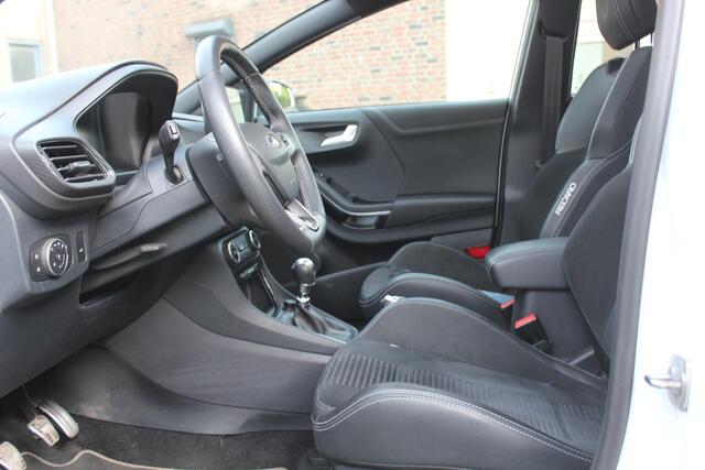 Ford PUMA 1.5 EcoBoost ST-X Performance Pack, Driver Ass Pack, Elek Achterklep, Panoramadak! 100% Dealer onderhouden!