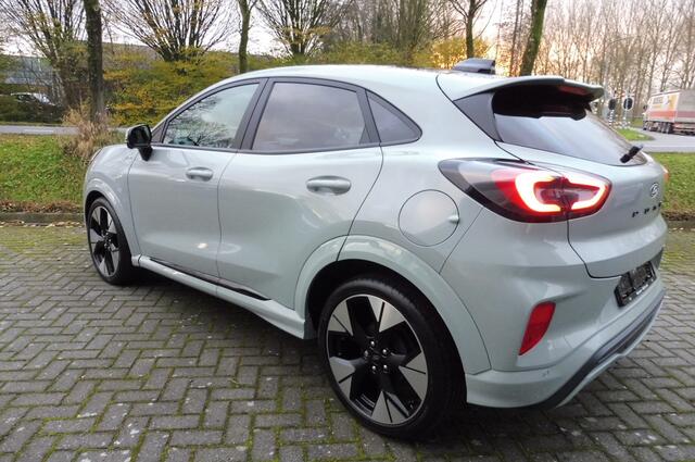 Ford PUMA 155pk ST-Line X LED, 19 inch, Trekhaak, Panodak, Winter-Pack, Driver Pack nw 47.500,-