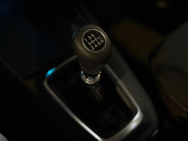 Ford PUMA EcoBoost Hybrid 125pk Titanium | Winterpack | Adapt. Cruise | Dodehoek detectie | 360 Camera | All-season banden | Fabr. Gar. t/m 01-2029