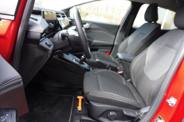 Ford PUMA nwe.model 125pk Hybrid Titanium Navi Camera Trekhaak Elek.klep Winter-Pack BIJNA NIEUWE NED. AUTO