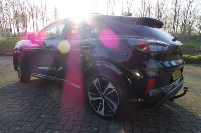Ford PUMA Hybrid ST-Line X met alle Packs, LED, Panoramadak en trekhaak