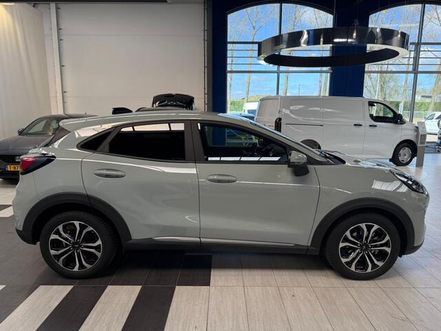 Ford PUMA EcoBoost Hybrid 155pk Titanium | Winterpack | Adapt. Cruise | Dodehoek detectie | 360 Camera | All-season banden | Fabr. Gar. t/m 05-2029 |