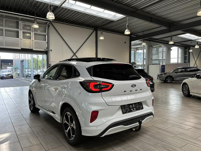 Ford PUMA EcoBoost 125 pk Hybrid ST-Line | Trekhaak | Winter Pack | Adapt. Cruise | Pano | Full LED | Elektr. achterklep |