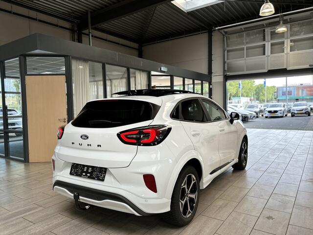 Ford PUMA EcoBoost 125 pk Hybrid ST-Line | Trekhaak | Winter Pack | Adapt. Cruise | Pano | Full LED | Elektr. achterklep |