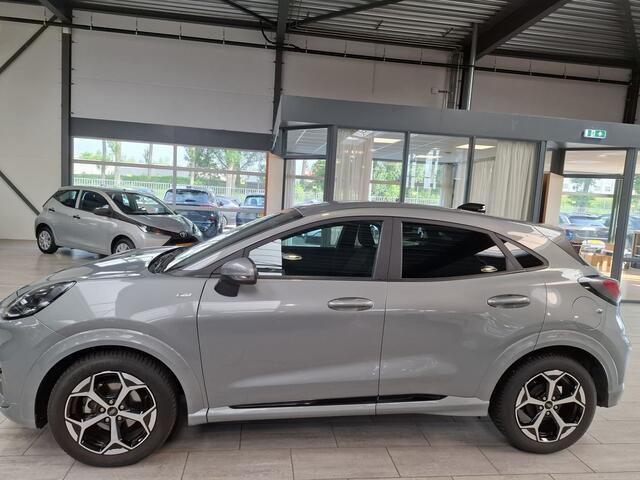 Ford PUMA EcoBoost Hybrid 125pk ST-Line | Winterpack | Cruise control | Camera | Clima | SYNC 4 | All-season banden |