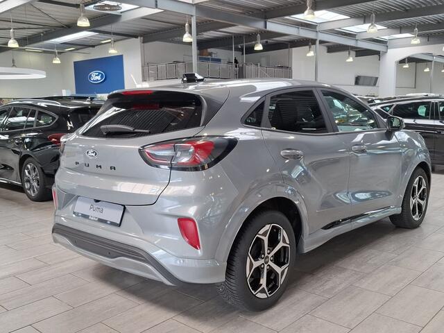 Ford PUMA EcoBoost Hybrid 125pk ST-Line | Winterpack | Cruise control | Camera | Clima | SYNC 4 | All-season banden |
