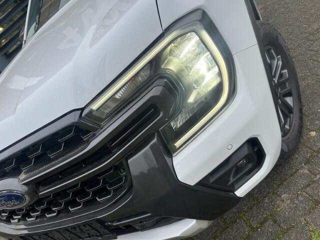 Ford RANGER 3.0 V6 240 PK 3500 KG 2 P/ VAN EURO 6 WILDTRAK 2024 BPM VRIJ V.A ¤ 57900 EXCL BESPAAR TOT ¤31000 BPM LAATSTE BESCHIKBARE AUTO LEVERING VOOR 2025 . LEDER NAVI CLIMA ADAPTIVE CRUISE .