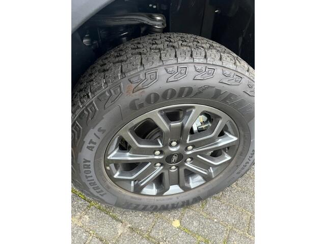 Ford RANGER 3.0 V6 240 PK 3500 KG 2 P/ VAN EURO 6 WILDTRAK 2024 BPM VRIJ V.A ¤ 57900 EXCL BESPAAR TOT ¤31000 BPM LAATSTE BESCHIKBARE AUTO LEVERING VOOR 2025 . LEDER NAVI CLIMA ADAPTIVE CRUISE .