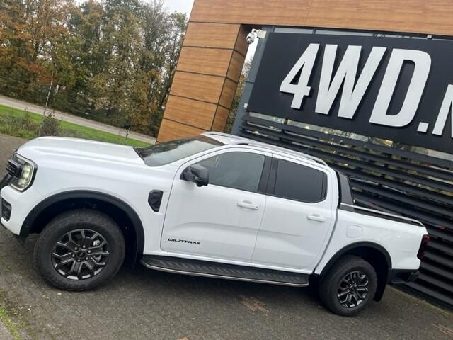Ford RANGER 3.0 V6 240 PK 3500 KG 2 P/ VAN EURO 6 WILDTRAK 2024 BPM VRIJ V.A ¤ 57900 EXCL BESPAAR TOT ¤31000 BPM LAATSTE BESCHIKBARE AUTO LEVERING VOOR 2025 . LEDER NAVI CLIMA ADAPTIVE CRUISE .