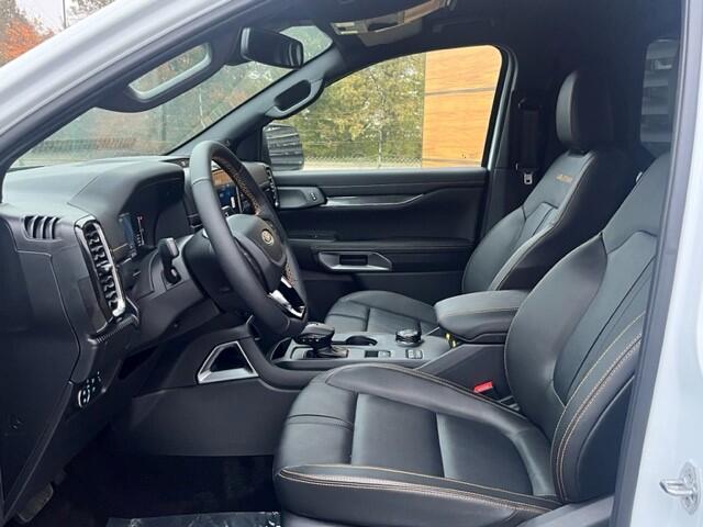 Ford RANGER 3.0 V6 240 PK 3500 KG 2 P/ VAN EURO 6 WILDTRAK 2024 BPM VRIJ V.A ¤ 57900 EXCL BESPAAR TOT ¤31000 BPM LAATSTE BESCHIKBARE AUTO LEVERING VOOR 2025 . LEDER NAVI CLIMA ADAPTIVE CRUISE .