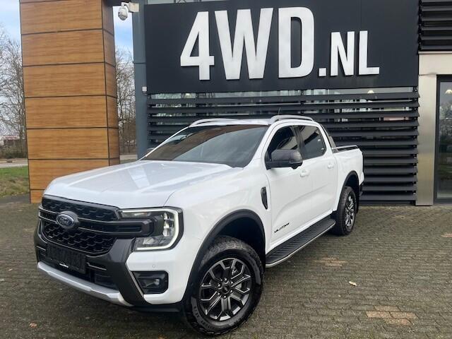 Ford RANGER 3.0 V6 AUT 4WD 2 PERS VAN BPM VRIJ DIRECT LEVERBAAR 3500 KG TREKGEW ¤ 55.900 EXCL Een van de laatste beschikbare 3.0 V6 motoren op grijs kenteken zonder BPM te betalen . deze sterke motor mag 3500 kg trekken en is FISCAAL ZEER VOORDELIG . informeer voo