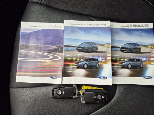Ford S-MAX 2.5i HEV Luxury 5P Automaat / Apple Carplay Android Auto / Allseason banden / Stoelverwarming / Achteruitrijcamera / Elektrische achterklep / Navigatie / Adaptief CC / Climate control / Keyless Entry/Start /