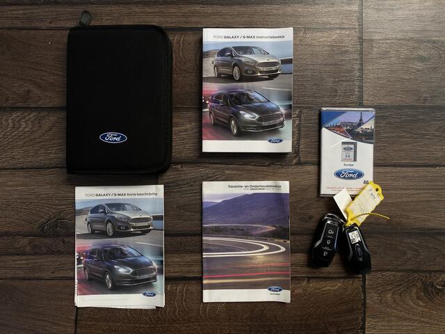 Ford S-MAX 1.5 Titanium Navigatie, Panorama, Cruise