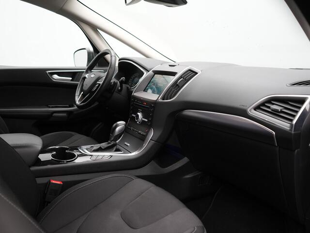 Ford S-MAX 2.0 Titanium 7 Persoons 241pk Dealer O.H. | 360 Camera | Stoelen & Stuur Verwarmd | LED Koplampen | Keyless | Apple Carplay | Navigatie | DAB | Cruise Control | Sfeerverlichting |