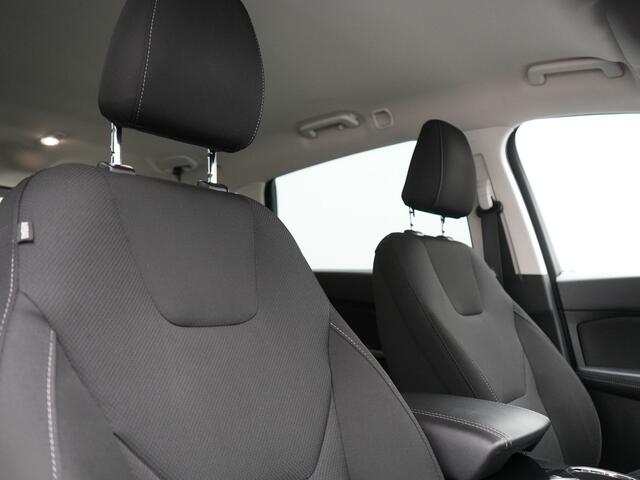 Ford S-MAX 2.0 Titanium 7 Persoons 241pk Dealer O.H. | 360 Camera | Stoelen & Stuur Verwarmd | LED Koplampen | Keyless | Apple Carplay | Navigatie | DAB | Cruise Control | Sfeerverlichting |