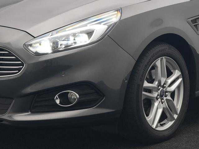 Ford S-MAX 2.0 Titanium 7 Persoons 241pk Dealer O.H. | 360 Camera | Stoelen & Stuur Verwarmd | LED Koplampen | Keyless | Apple Carplay | Navigatie | DAB | Cruise Control | Sfeerverlichting |