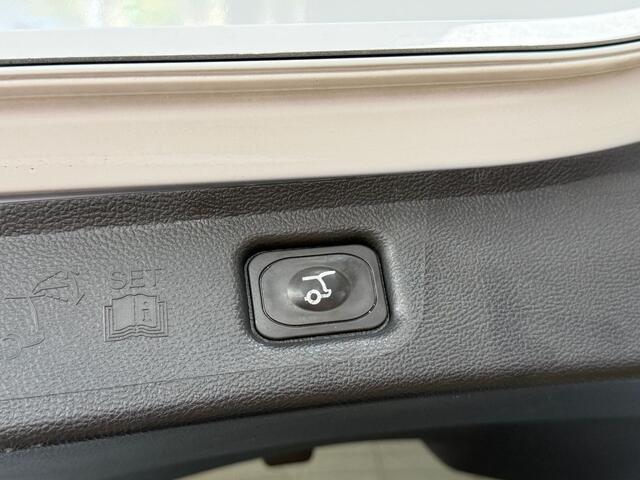 Ford S-MAX 1.5 Titanium | Navigatie | Trekhaak | Stuurverw.