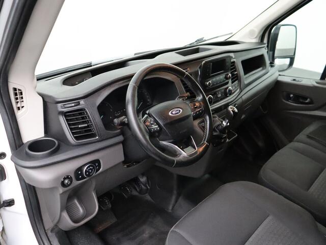 Ford TRANSIT 2.0TDCI 130PK L3H2 | Imperiaal | Trekhaak | 3-Persoons | Betimmering | Airco