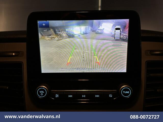 Ford TRANSIT 2.0 TDCI 130pk L2H2 Euro6 Airco | Camera | Navigatie | Apple Carplay | Android Auto LED, Cruiscontrol, Verwamde voorruit, Bijrijdersbank, Parkeersensoren
