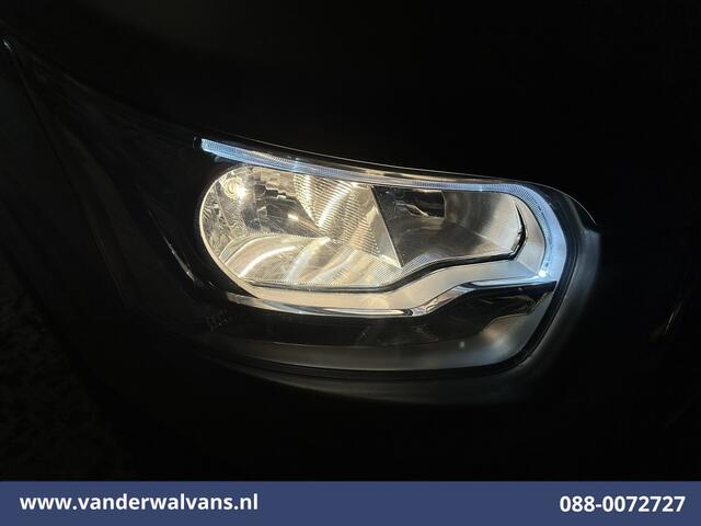Ford TRANSIT 2.0 TDCI 130pk L2H2 Euro6 Airco | Camera | Navigatie | Apple Carplay | Android Auto LED, Cruiscontrol, Verwamde voorruit, Bijrijdersbank, Parkeersensoren