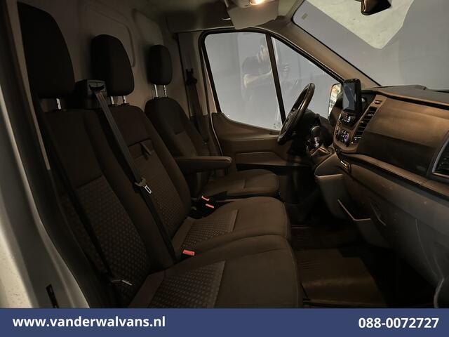 Ford TRANSIT 2.0 TDCI 130pk L2H2 Euro6 Airco | Camera | Navigatie | Apple Carplay | Android Auto LED, Cruiscontrol, Verwamde voorruit, Bijrijdersbank, Parkeersensoren