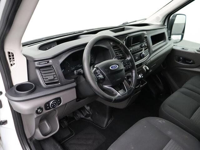 Ford TRANSIT 2.0TDCI 130PK L3H2 Imperiaal | Trekhaak | Gate Locks | Betimmering | 3-Persoons | Airco | Cruise