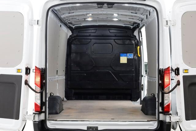 Ford TRANSIT 350 2.0 TDCI 130pk E6 RWD L3H2 Trend Navi/Camera Trekhaak 2750kg 10-2019