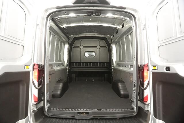 Ford TRANSIT 2.0 TDCI L3H2 TRAIL | DC | 6-Zits | Airco | Camera | Carplay | Cruise | Bi-Xenon | Parkeersens. | Trekhaak