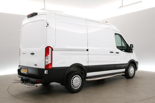 Ford TRANSIT 350 2.0 TDCI L2H2 | 170PK | 2800KG Trekgew. | Trekhaak | Airco | Camera | 3 Persoons | Cruise | Navigatie | Parkeersens.