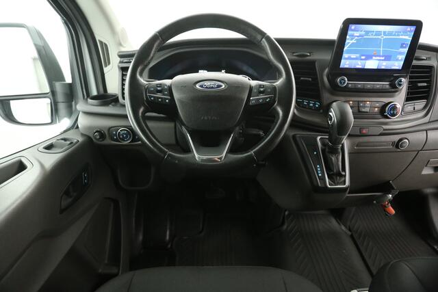 Ford TRANSIT 350 2.0 TDCI L2H2 | 170PK | 2800KG Trekgew. | Trekhaak | Airco | Camera | 3 Persoons | Cruise | Navigatie | Parkeersens.