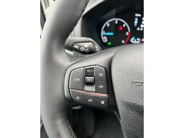 Ford TRANSIT 330 2.0 L3 H2 | TREND | 130 PK FWD | IMPERIAAL | LADDER OP ACHTERDEUREN | BETIMMERDE LAADRUIMTE | NIEUW | AIRCO | CRUISE CONTROL | PARKEERSENSOREN VOOR EN ACHTER | TREKHAAK 2800KG INCL. OPSTAP