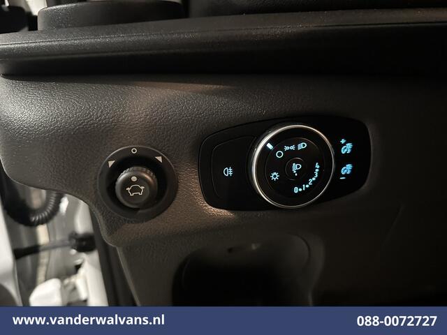 Ford TRANSIT 2.0 TDCI 130pk Bakwagen 221cm hoog Laadklep Euro6 Airco | 3-Zits | Camera Verwarmde voorruit, Bijrijdersbank, 2750kg Trekvermogen